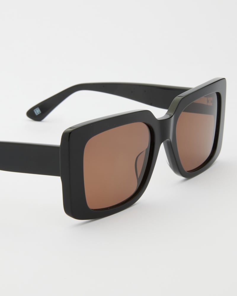 Estrid Black Sunglasses