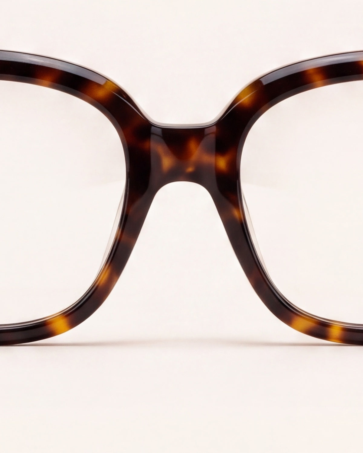 Chloe in tortoiseshell, detail