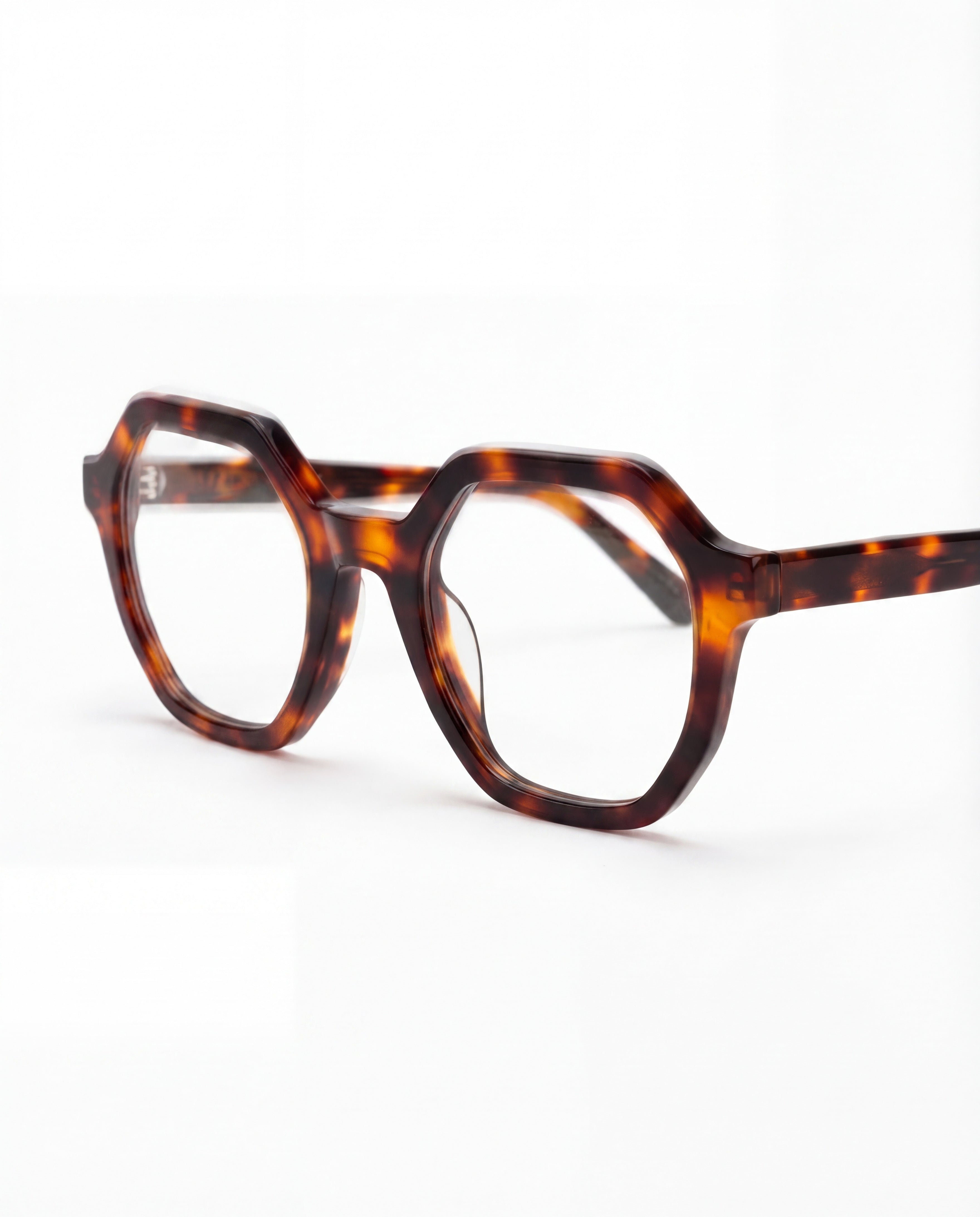 GLAS Lotus Havana Turtle Brown Blue Light – angle view